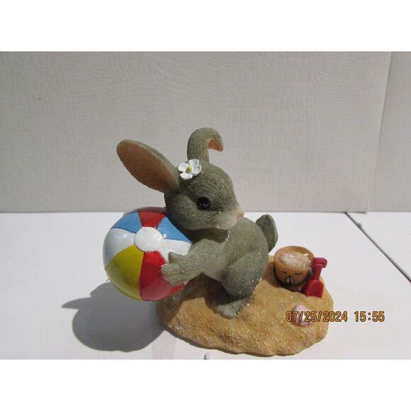 CHARMING TAILS 83/101 BEACH BUNNIE FITZ & FLOYD BUNNY RABBIT BEACH BALL SAND BOX - Picture 5 of 7